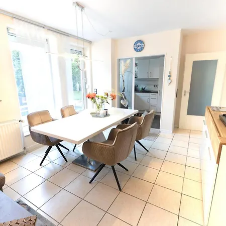 Nordsee Direkt Garten Hallenbad Und Sauna Strandkorb In Der Saison דירה *
