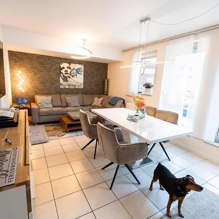 Nordsee Direkt Garten Hallenbad Und Sauna Strandkorb In Der Saison アパート *