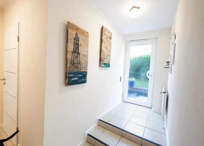 Nordsee Direkt Garten Hallenbad Und Sauna Strandkorb In Der Saison * Dorumer Neufeld