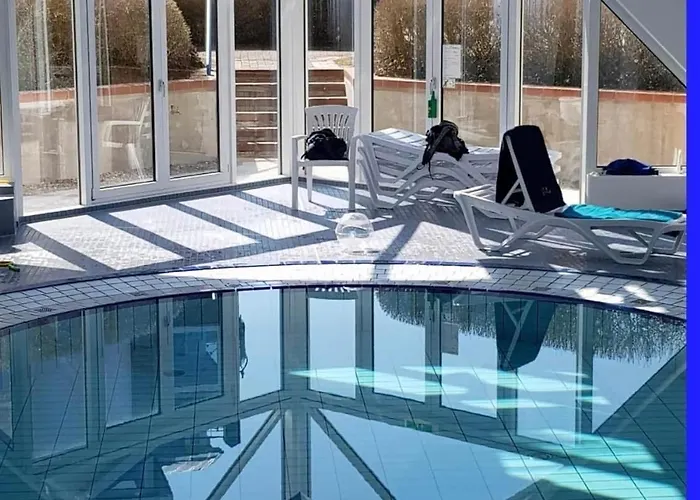 Nordsee Direkt Garten Hallenbad Und Sauna Strandkorb In Der Saison