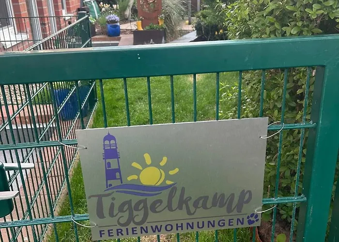 Nordsee Direkt Garten Hallenbad Und Sauna Strandkorb In Der Saison Dorumer Neufeld