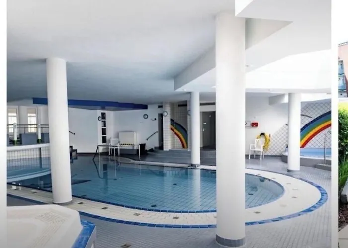 Nordsee Direkt Garten Hallenbad Und Sauna Strandkorb In Der Saison Dorumer Neufeld